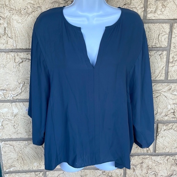 Club Monaco Slate blue flowy tunic V cut Loose full sleeve tricot top Size Med - Picture 1 of 10